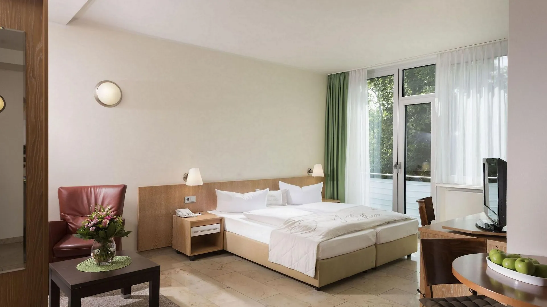 Westlife Apart Hotel Berlin 4*,